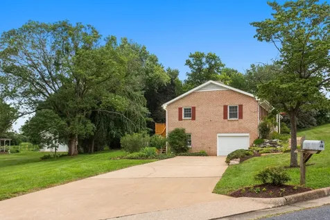 206 Belmont Drive Rockingham VA 22801