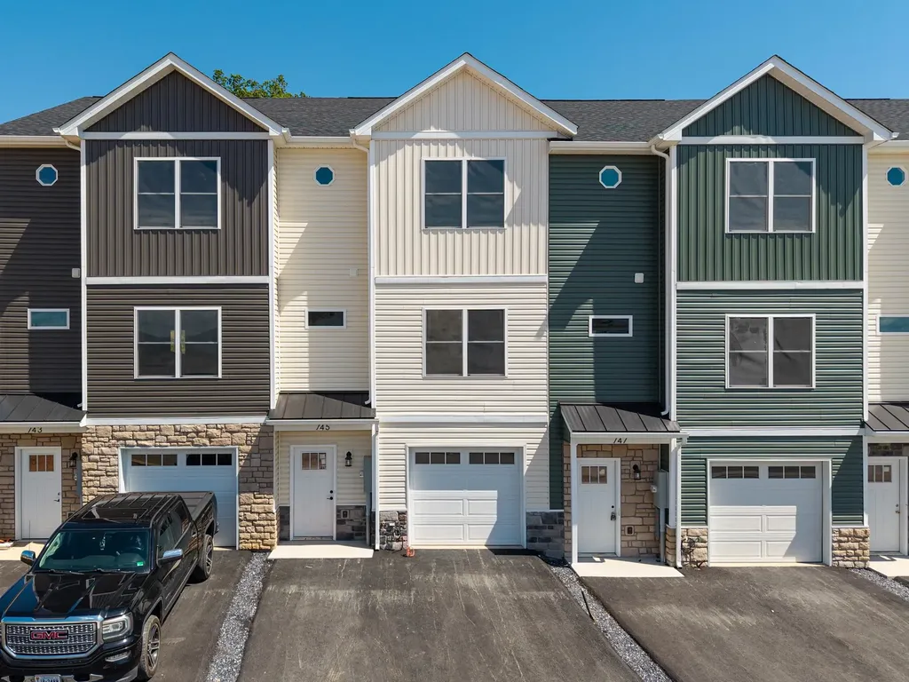 745 Zephyr Drive Rockingham VA 22801