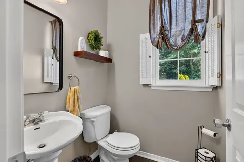 1859 Harvard Road Waynesboro VA 22980