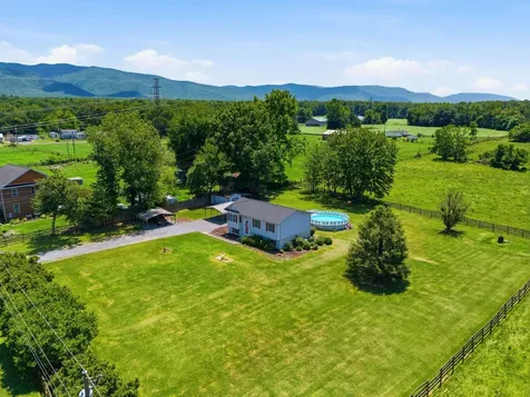 201 Stull Run Lane Grottoes VA 24441