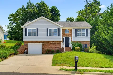 85 Lofty Circle Stuarts Draft VA 24477