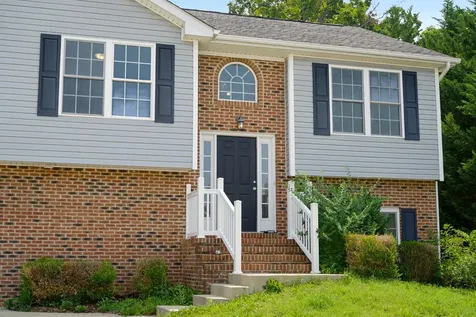85 Lofty Circle Stuarts Draft VA 24477