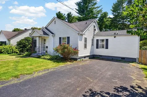 2212 Mt Vernon Street Waynesboro VA 22980