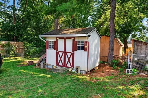 2212 Mt Vernon Street Waynesboro VA 22980