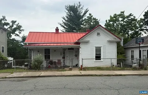 30 Lake Avenue Staunton VA 24401