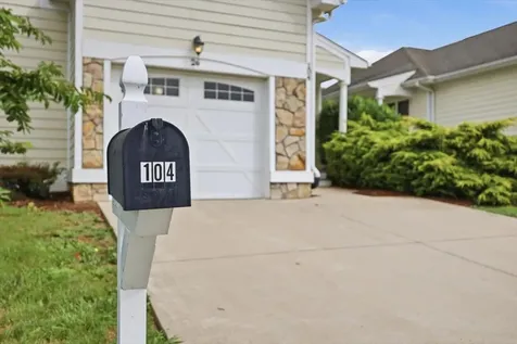 26 Windgate Circle Fishersville VA 22939