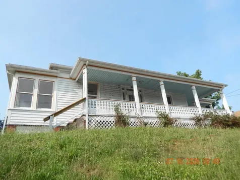 1642 Beverley Street W Staunton VA 24401