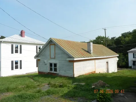 1642 Beverley Street W Staunton VA 24401