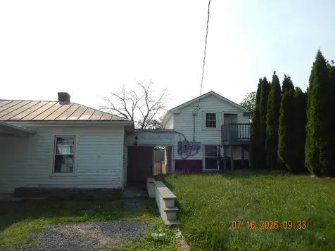 1642 Beverley Street W Staunton VA 24401