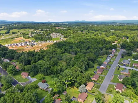 516 Hillcrest Drive Staunton VA 24401