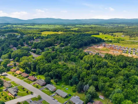 516 Hillcrest Drive Staunton VA 24401