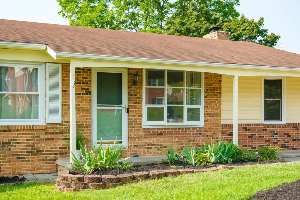 319 Ann Street Staunton VA 24401