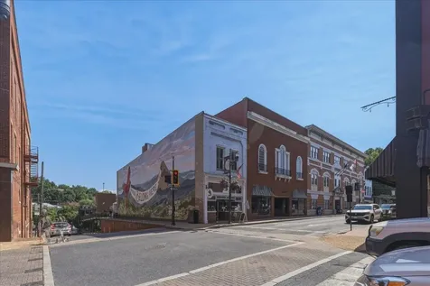 102 Beverley Street W Staunton VA 24401