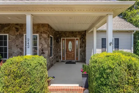 242 Kensington Drive Elkton VA 22827