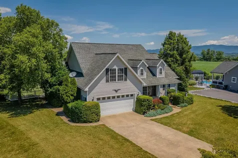 242 Kensington Drive Elkton VA 22827