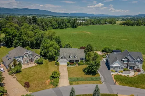 242 Kensington Drive Elkton VA 22827