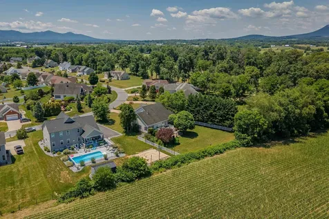 242 Kensington Drive Elkton VA 22827