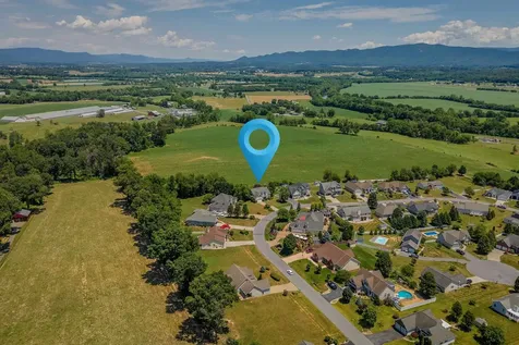 242 Kensington Drive Elkton VA 22827
