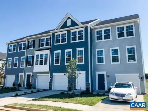 112 Oakshire Court Waynesboro VA 22980