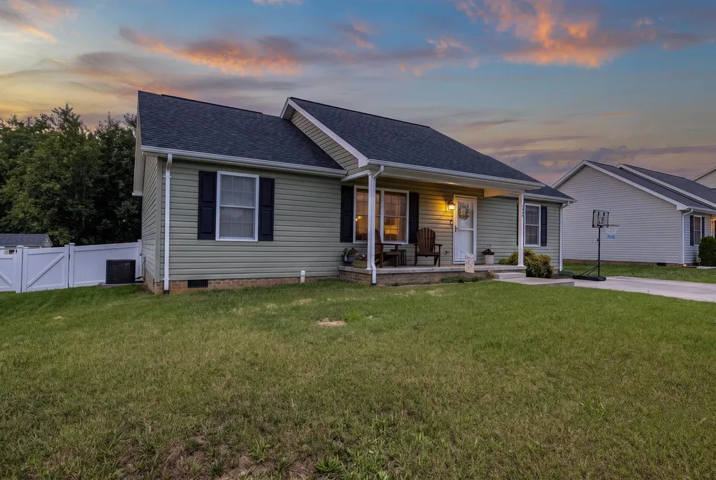 1450 Mandolin Avenue Grottoes VA 24441