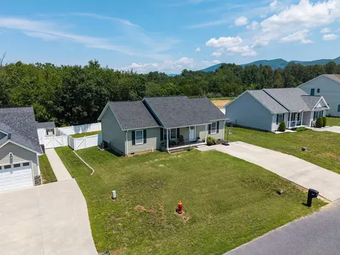 1450 Mandolin Avenue Grottoes VA 24441