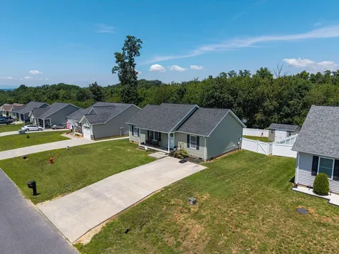 1450 Mandolin Avenue Grottoes VA 24441