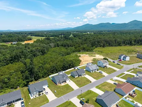 1450 Mandolin Avenue Grottoes VA 24441