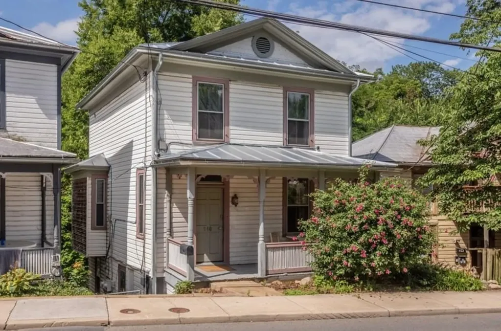 940 Beverley Street W Staunton VA 24401