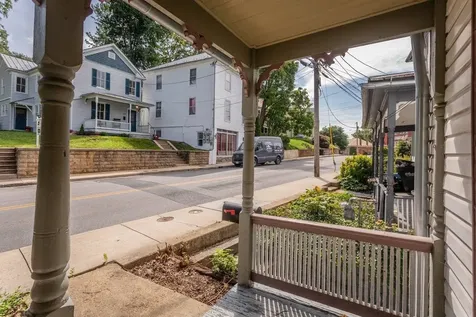 940 Beverley Street W Staunton VA 24401