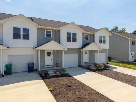 121 21st Street Grottoes VA 24441