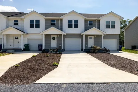 121 21st Street Grottoes VA 24441