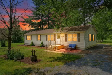2882 East Side Highway Crimora VA 24431