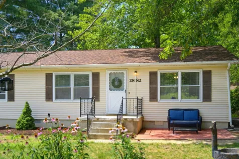 2882 East Side Highway Crimora VA 24431