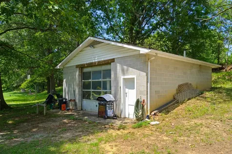 2882 East Side Highway Crimora VA 24431