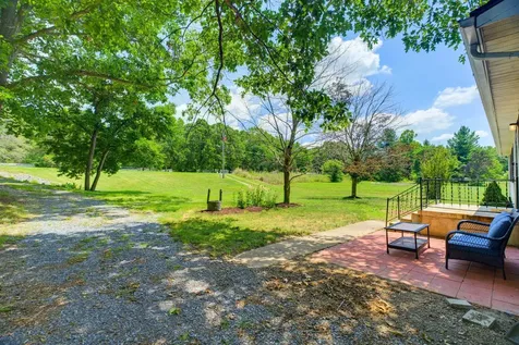 2882 East Side Highway Crimora VA 24431
