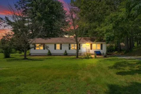 2882 East Side Highway Crimora VA 24431