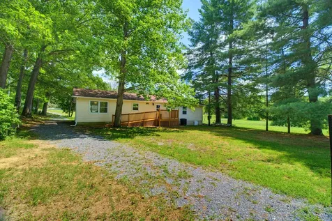 2882 East Side Highway Crimora VA 24431