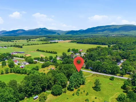 2882 East Side Highway Crimora VA 24431