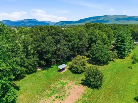 2882 East Side Highway Crimora VA 24431