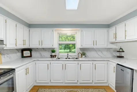 2882 East Side Highway Crimora VA 24431