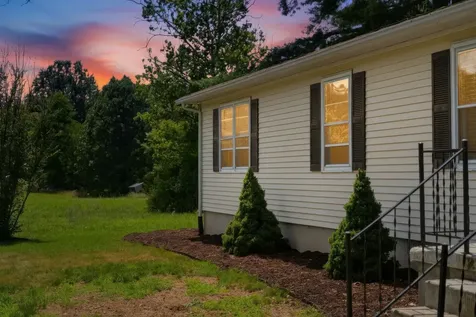 2882 East Side Highway Crimora VA 24431