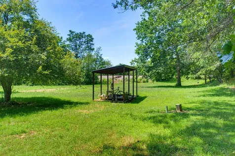 2882 East Side Highway Crimora VA 24431