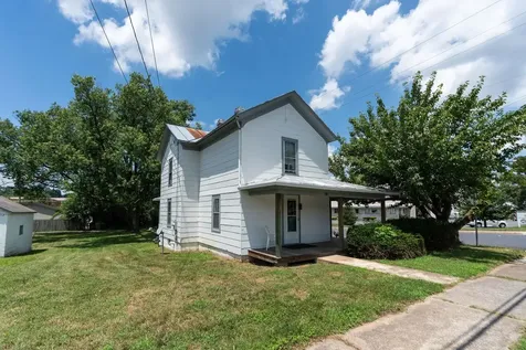 489 Charlotte Avenue N Waynesboro VA 22980