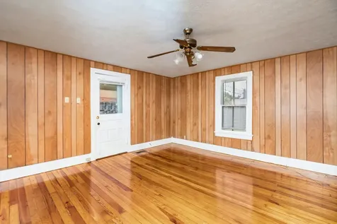 489 Charlotte Avenue N Waynesboro VA 22980