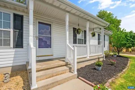 537 Edwardian Lane Waynesboro VA 22980