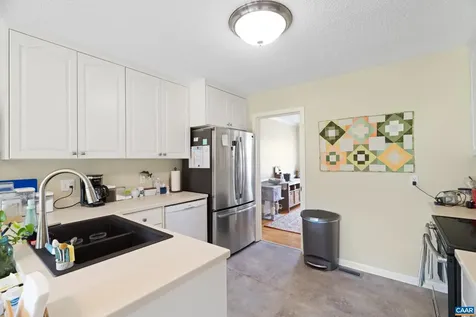 23 Christopher Court Waynesboro VA 22980
