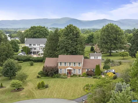23 Christopher Court Waynesboro VA 22980
