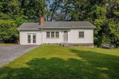 55 Lake Drive Edinburg VA 22824