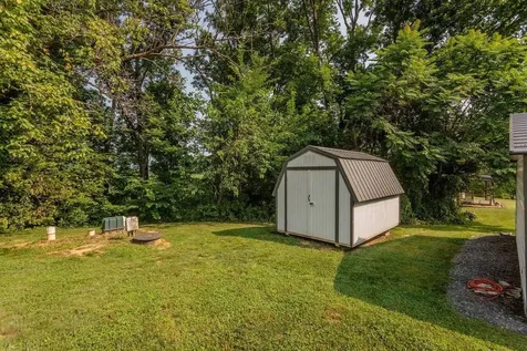 55 Lake Drive Edinburg VA 22824