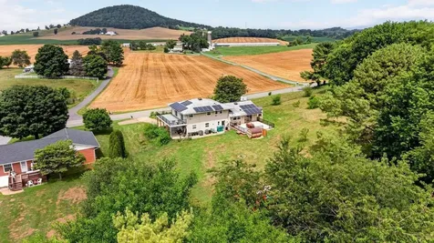 639 Silver Lake Road Dayton VA 22821